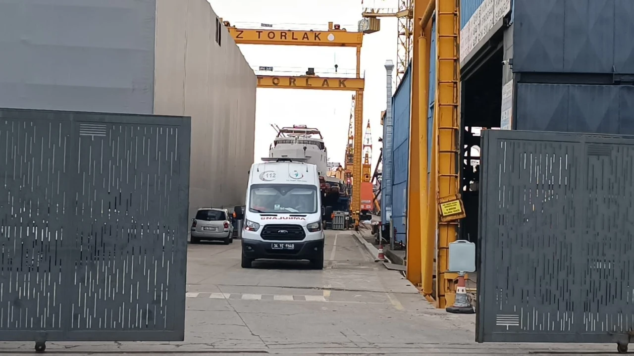 Tuzla tersanesinde patlama: 1 işçi hayatını kaybetti
