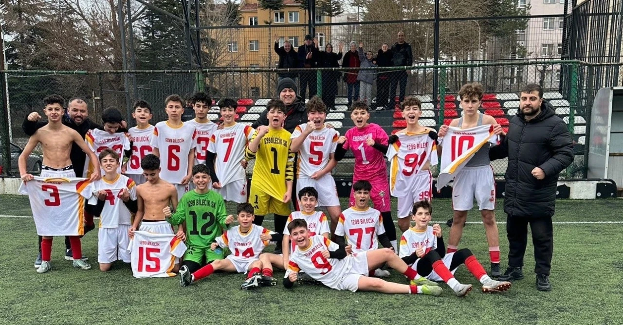 U14 Bilecik Gen&ccedil;ler Ligi&rsquo;nin şampiyonu 1299 Bilecikspor Kul&uuml;b&uuml; oldu
