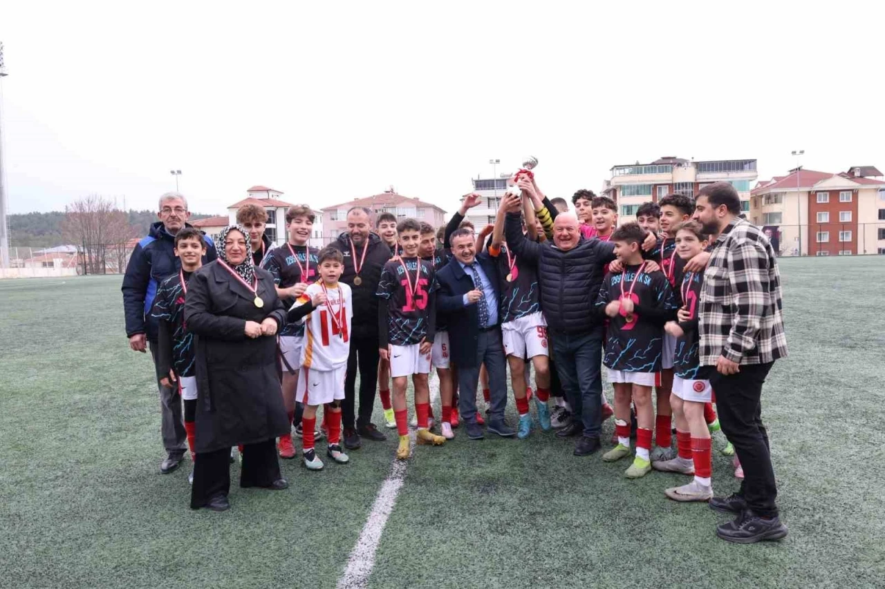 U14 Gen&ccedil;ler Ligi futbol m&uuml;sabakaları tamamlandı
