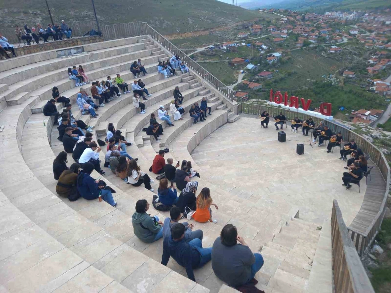 Üç şehir arasında kültür köprüsü kuran &quot;Kültürler Buluşuyor&quot; projesi bu kez Sivas’ta
