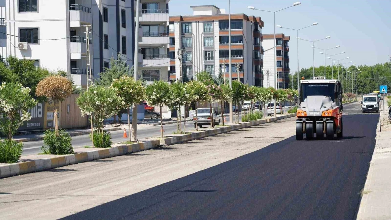 &Uuml;&ccedil;&uuml;nc&uuml; &ccedil;evre yolunda asfalt &ccedil;alışması yapılıyor
