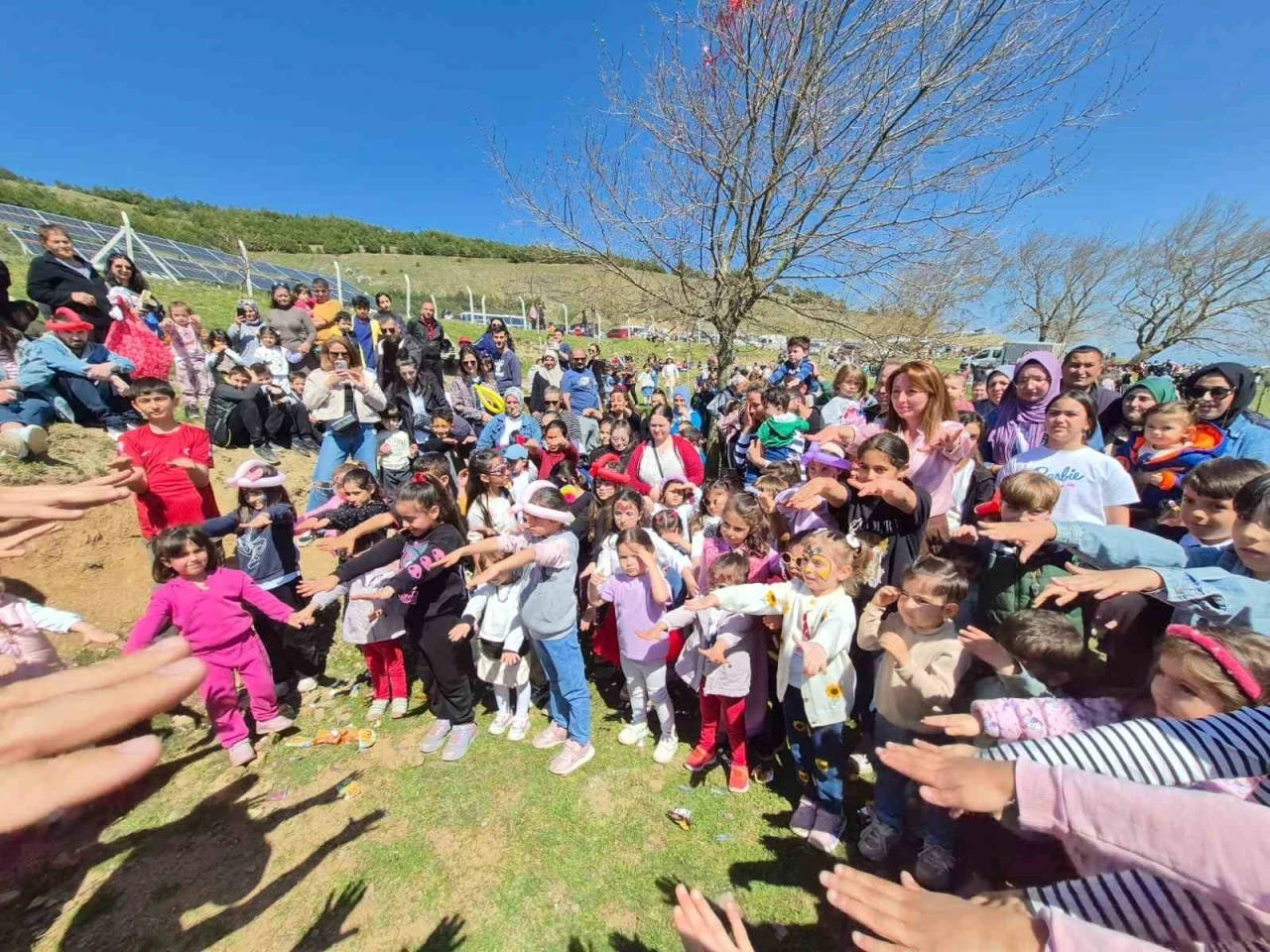 Uçurtmalar, gökyüzünü renklendirdi

