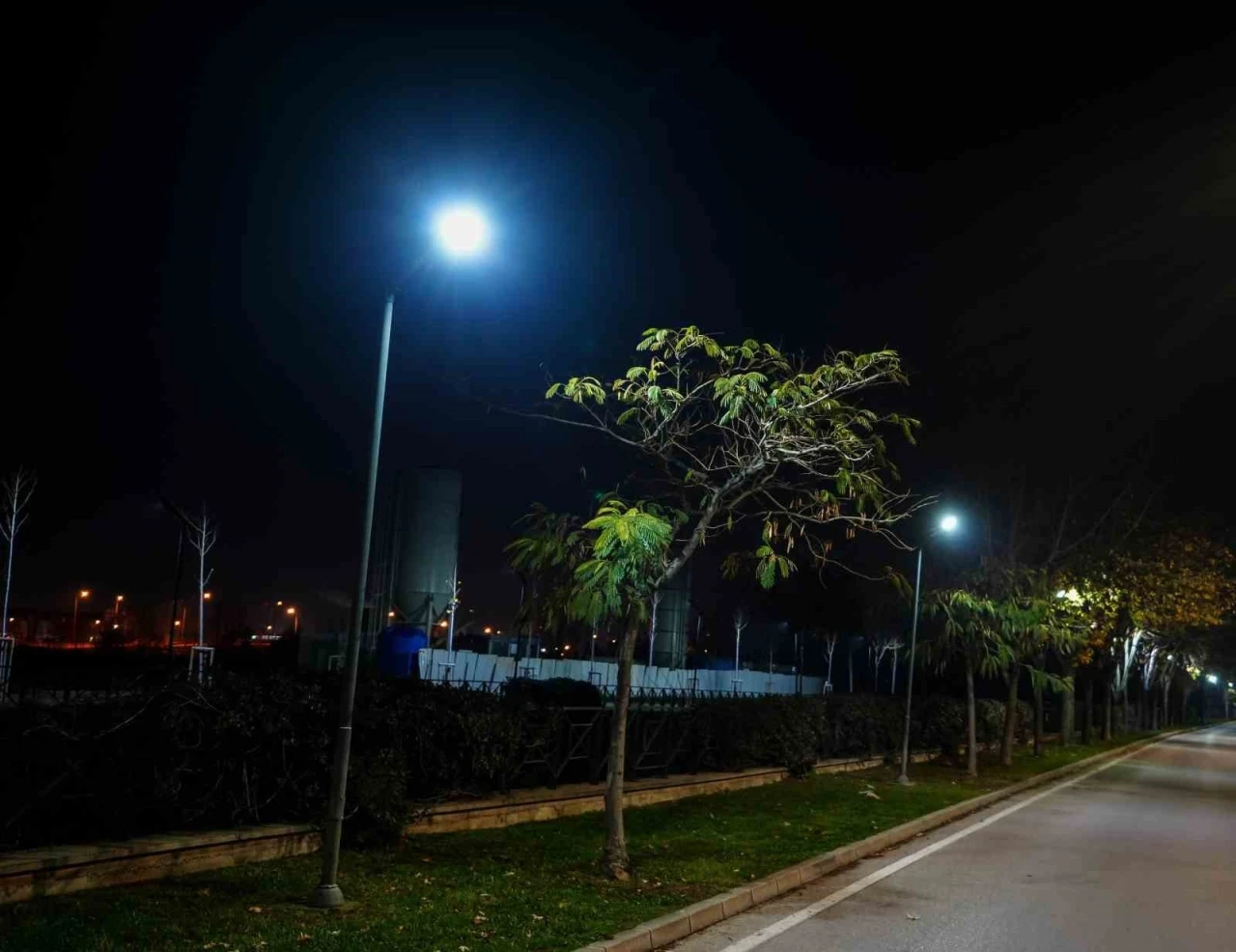 UEDAŞ, sokak lambalarında led d&ouml;n&uuml;ş&uuml;m s&uuml;recini başlattı
