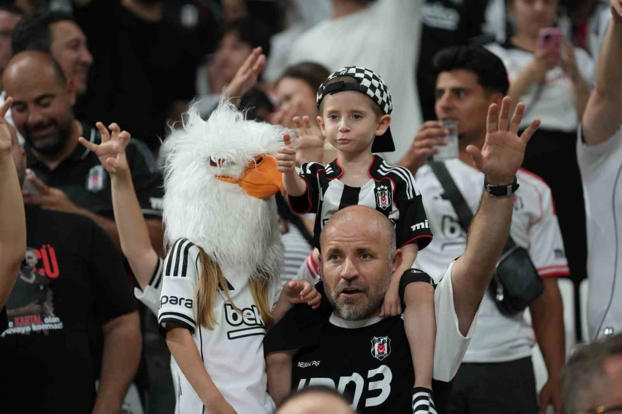 UEFA Avrupa Ligi: Beşiktaş: 0 - Shakhtar Donetsk: 1 (Maç devam ediyor)
