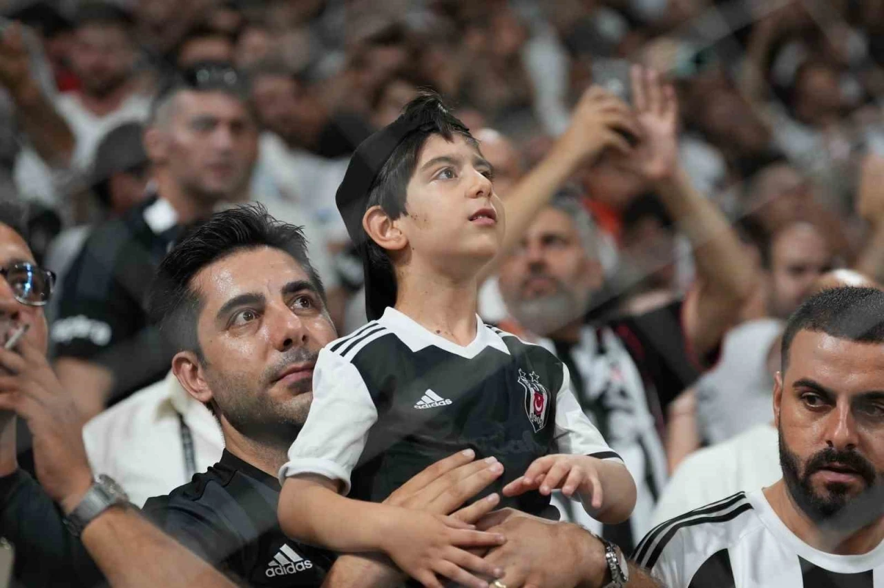 UEFA Avrupa Ligi: Beşiktaş: 2 - Shakhtar Donetsk: 4 (Maç sonucu)
