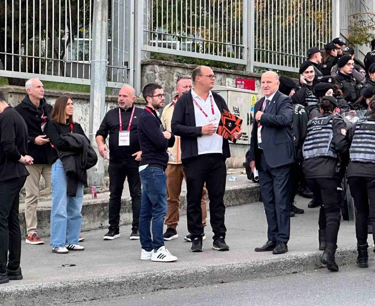 UEFA heyeti, derbide UEFA Avrupa finali provasını yapacak
