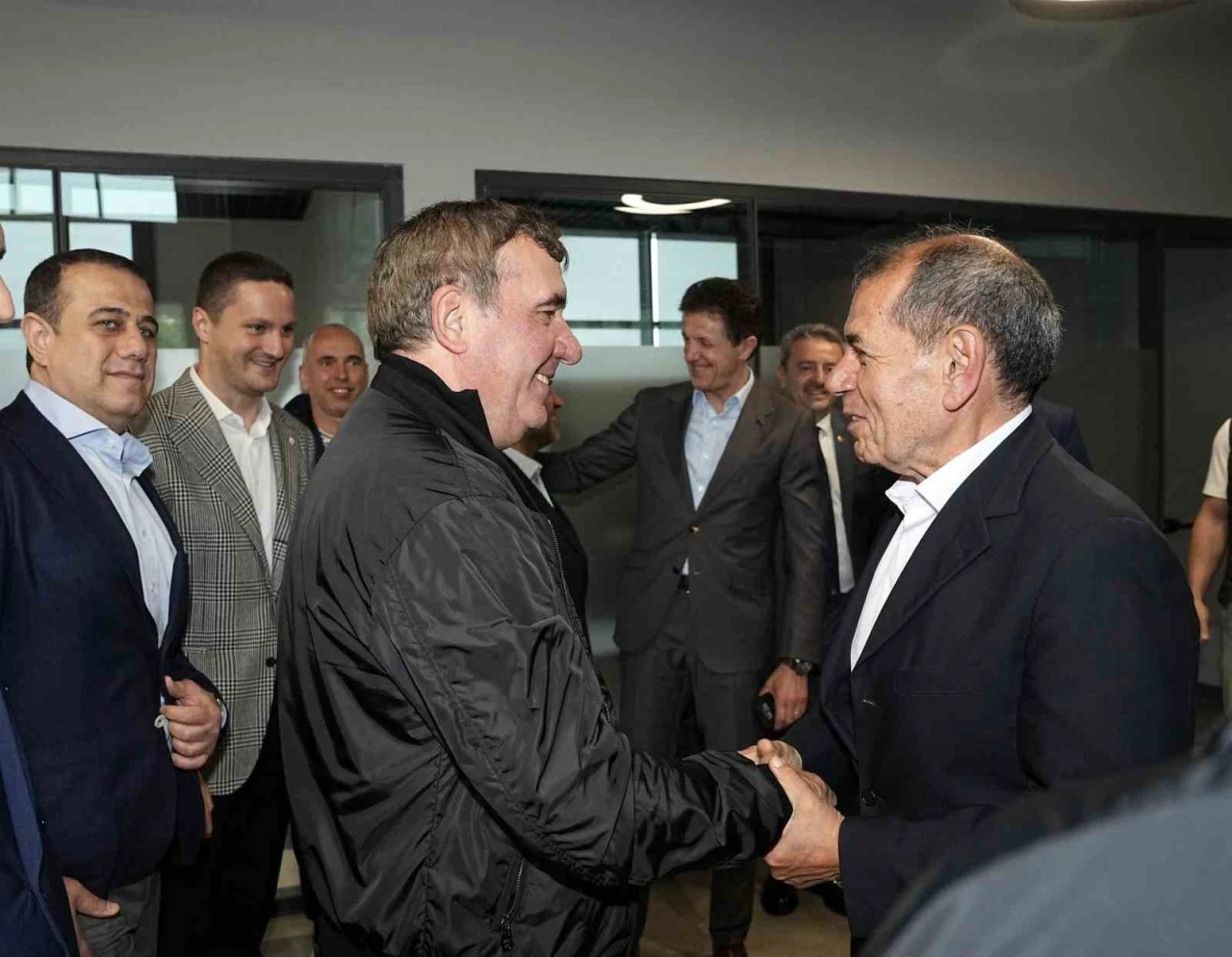 UEFA Kupası zaferinin efsaneleri Kemerburgaz Metin Oktay Tesisleri’nde buluştu
