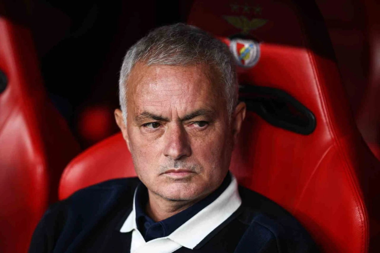 UEFA Şampiyonlar Ligi: Benfica: 1 - Fenerbahçe: 0 (İlk yarı)
