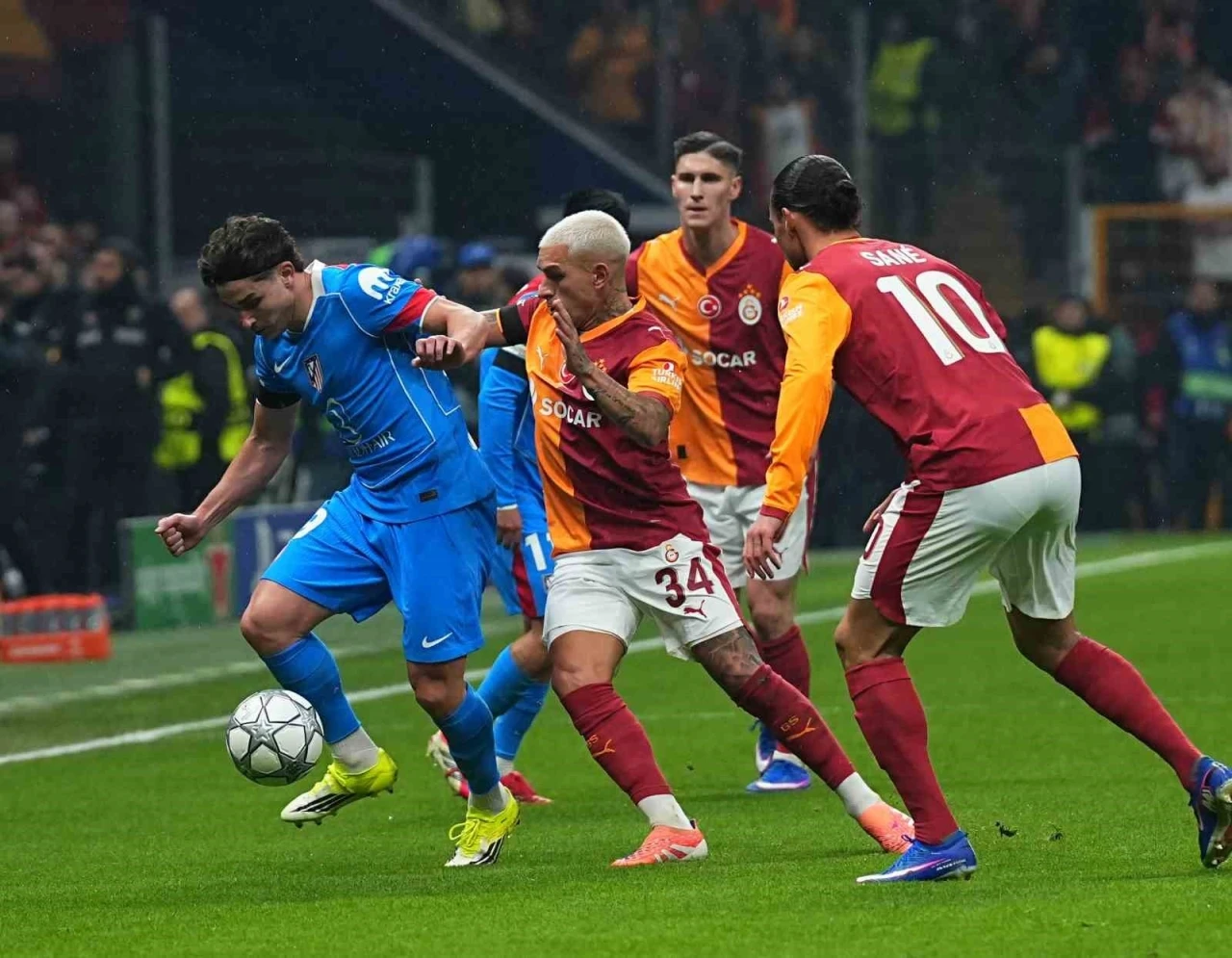 UEFA Şampiyonlar Ligi: Galatasaray: 1 - Atletico Madrid: 1 (İlk yarı)
