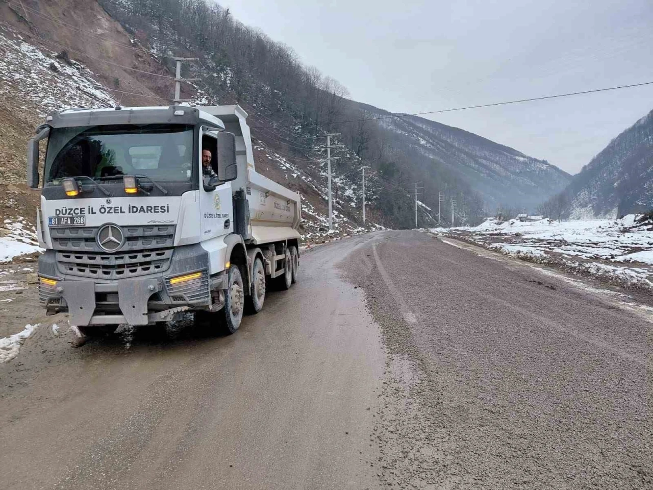Uğur k&ouml;y&uuml; grup yolunda bakım &ccedil;alışmaları tamamlandı
