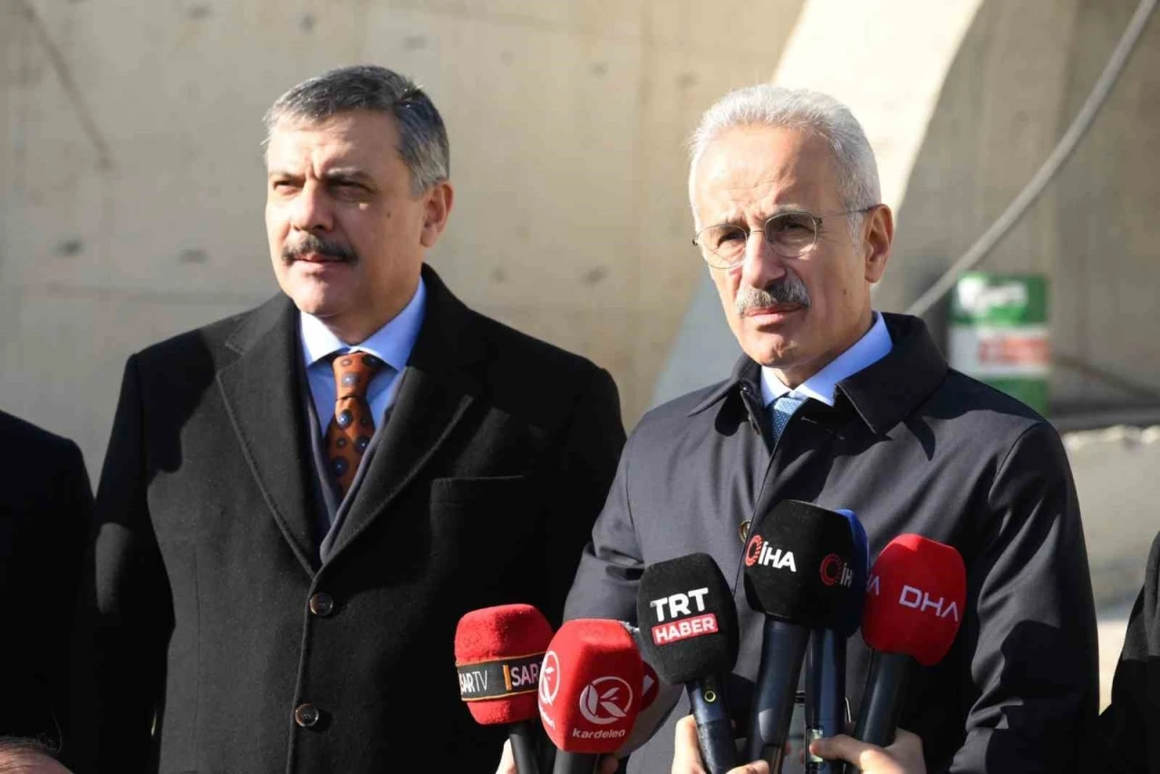 Ulaştırma ve Altyapı Bakanı Uraloğlu: &quot;2026 yılının ilk yarısı içerisinde tüneli hizmete açmış olacağız&quot;
