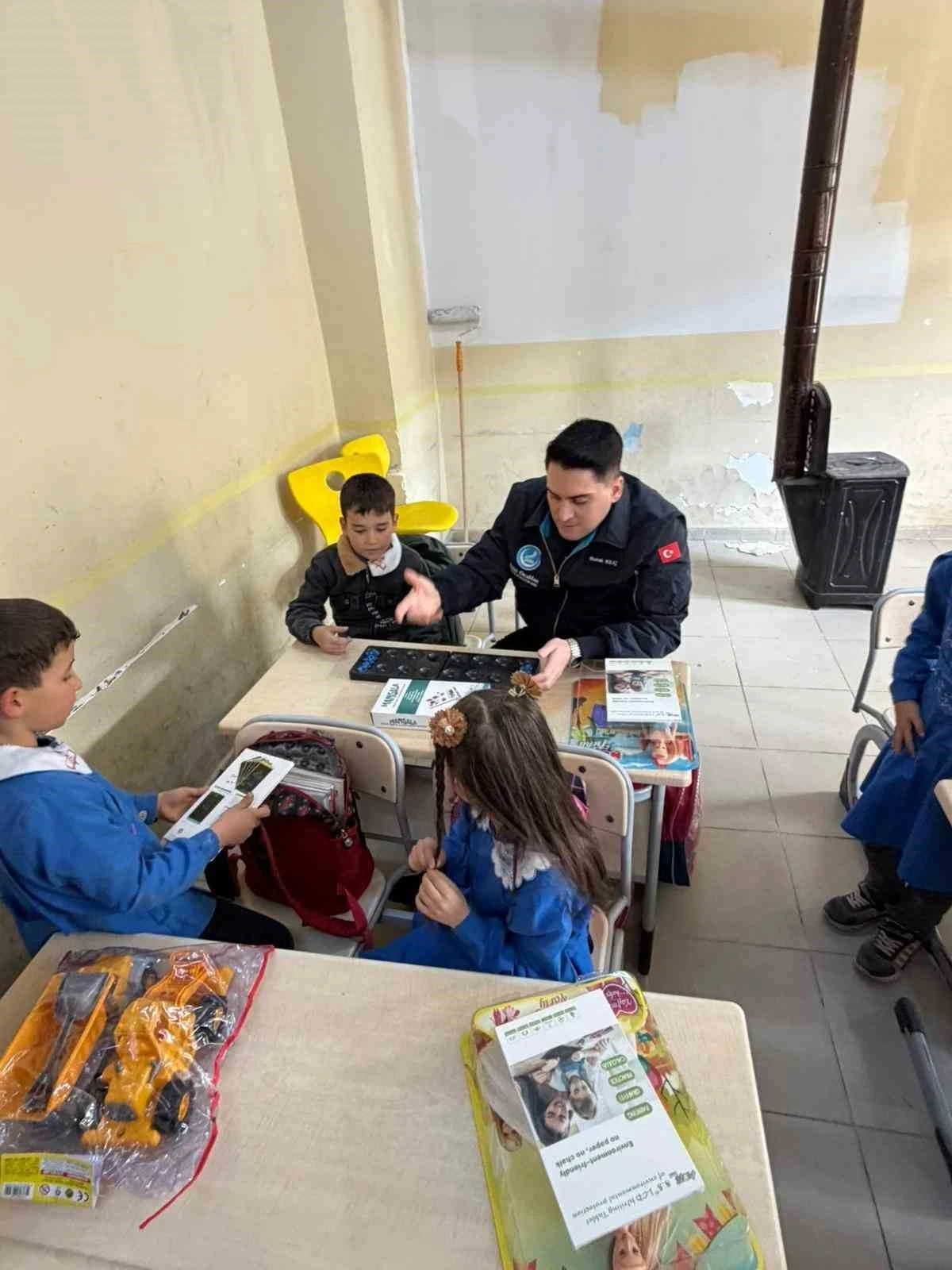 &Uuml;lk&uuml; Ocakları&rsquo;ndan Bayındır Kızılke&ccedil;ili İlkokulu&rsquo;na eğitim desteği
