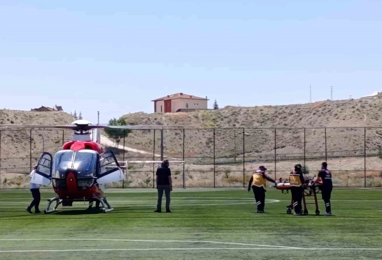 &Uuml;lseratif kolit hastası hava ambulansıyla Malatya&rsquo;ya sevk edildi
