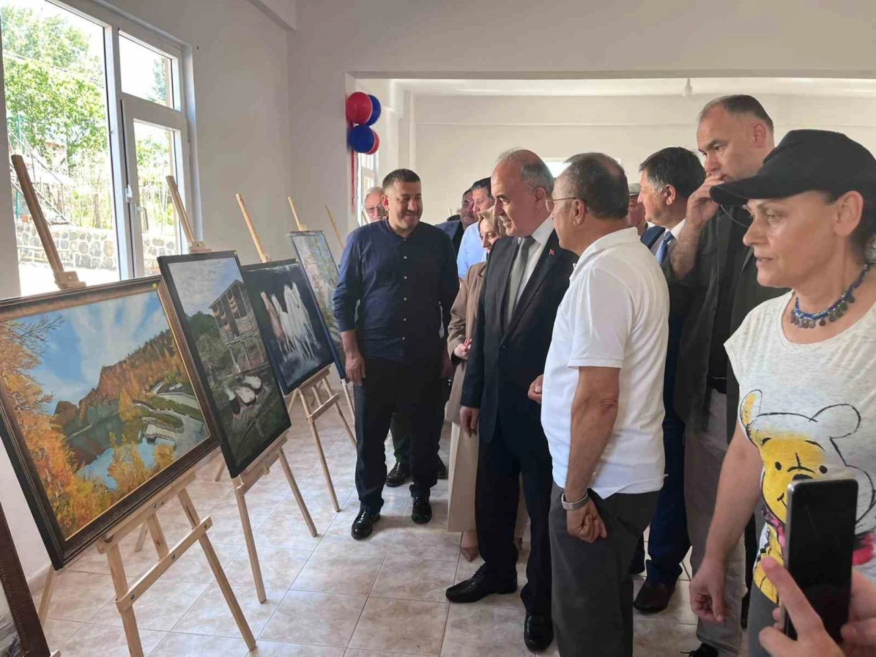 Ulubey’de ‘Anlamlı Renkler’ resim sergisi açıldı

