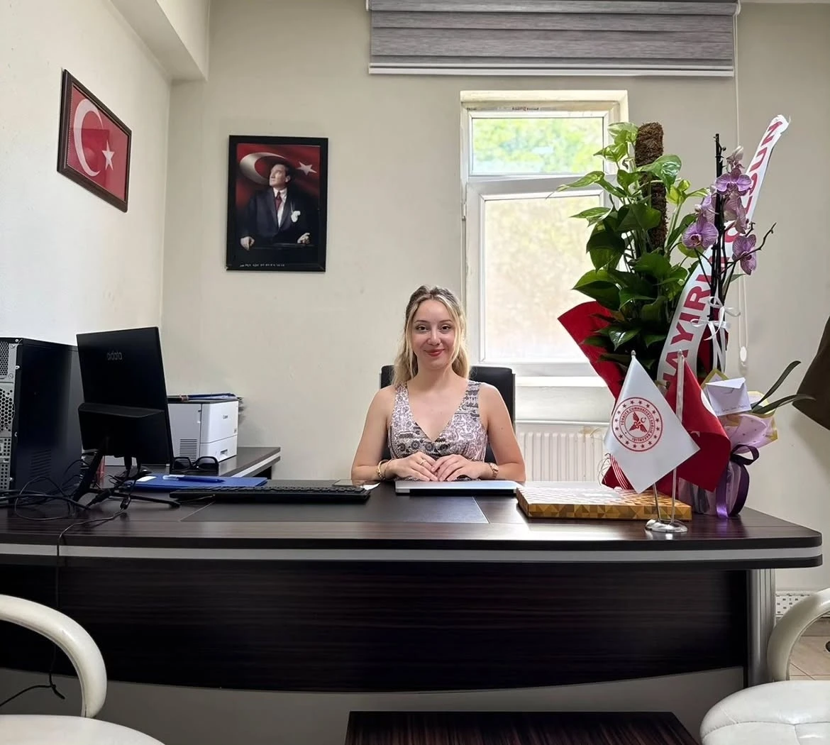 Uludere&rsquo;de ilk kadın il&ccedil;e Sağlık M&uuml;d&uuml;r&uuml; g&ouml;reve başladı
