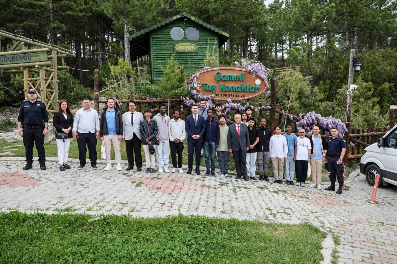 Uluslararası &ouml;ğrencilerden &Ccedil;ameli&rsquo;ye k&uuml;lt&uuml;r ziyareti

