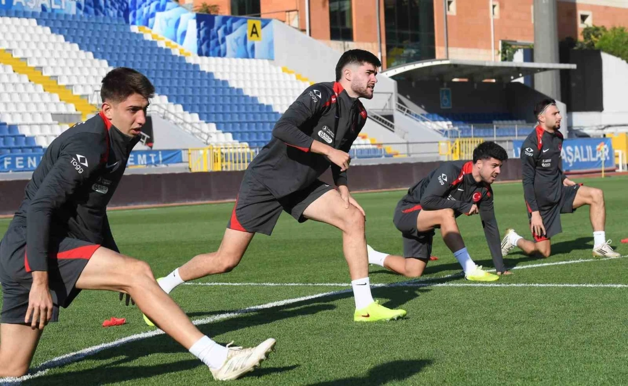 Ümit Milli Futbol Takımı, Ukrayna maçı hazırlıklarını tamamladı
