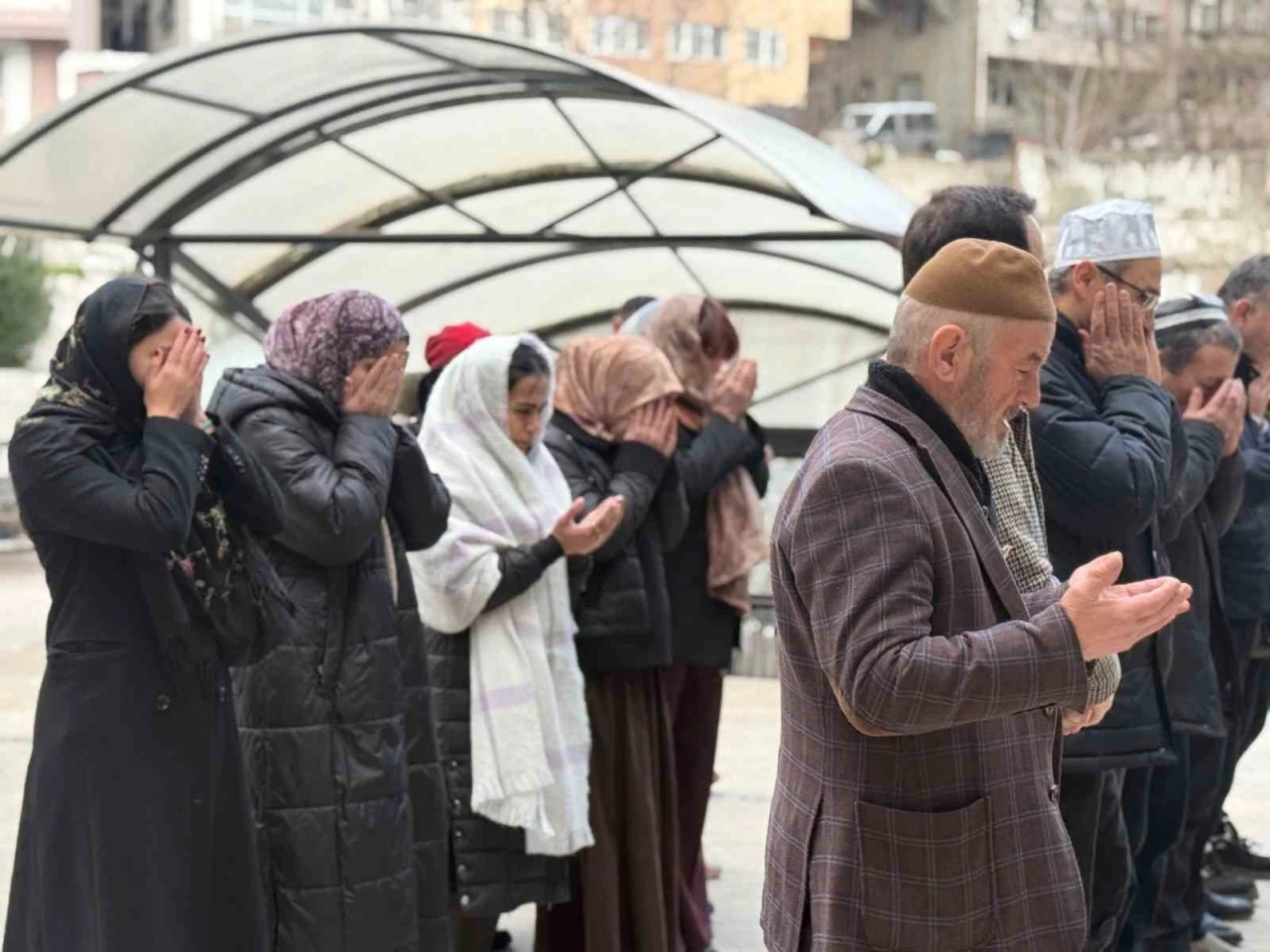 &Uuml;mraniye&rsquo;de &ouml;ld&uuml;r&uuml;len &Ouml;zbekistanlı Sayyora i&ccedil;in gıyabi cenaze namazı kılındı
