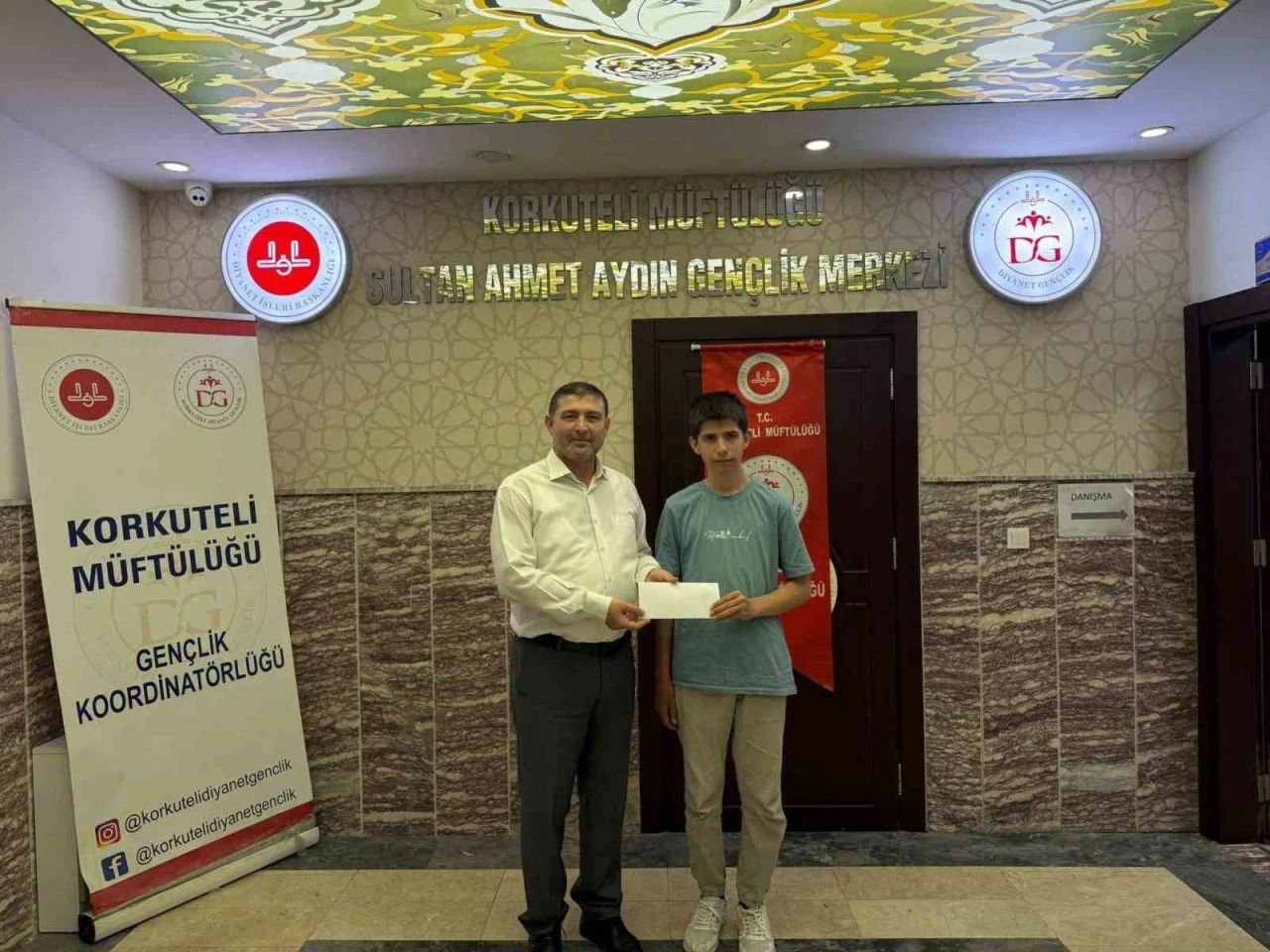 Umre &ouml;d&uuml;ll&uuml; Gen&ccedil;lik Bilgi Yarışması&rsquo;nın il birincisi Korkuteli&rsquo;den
