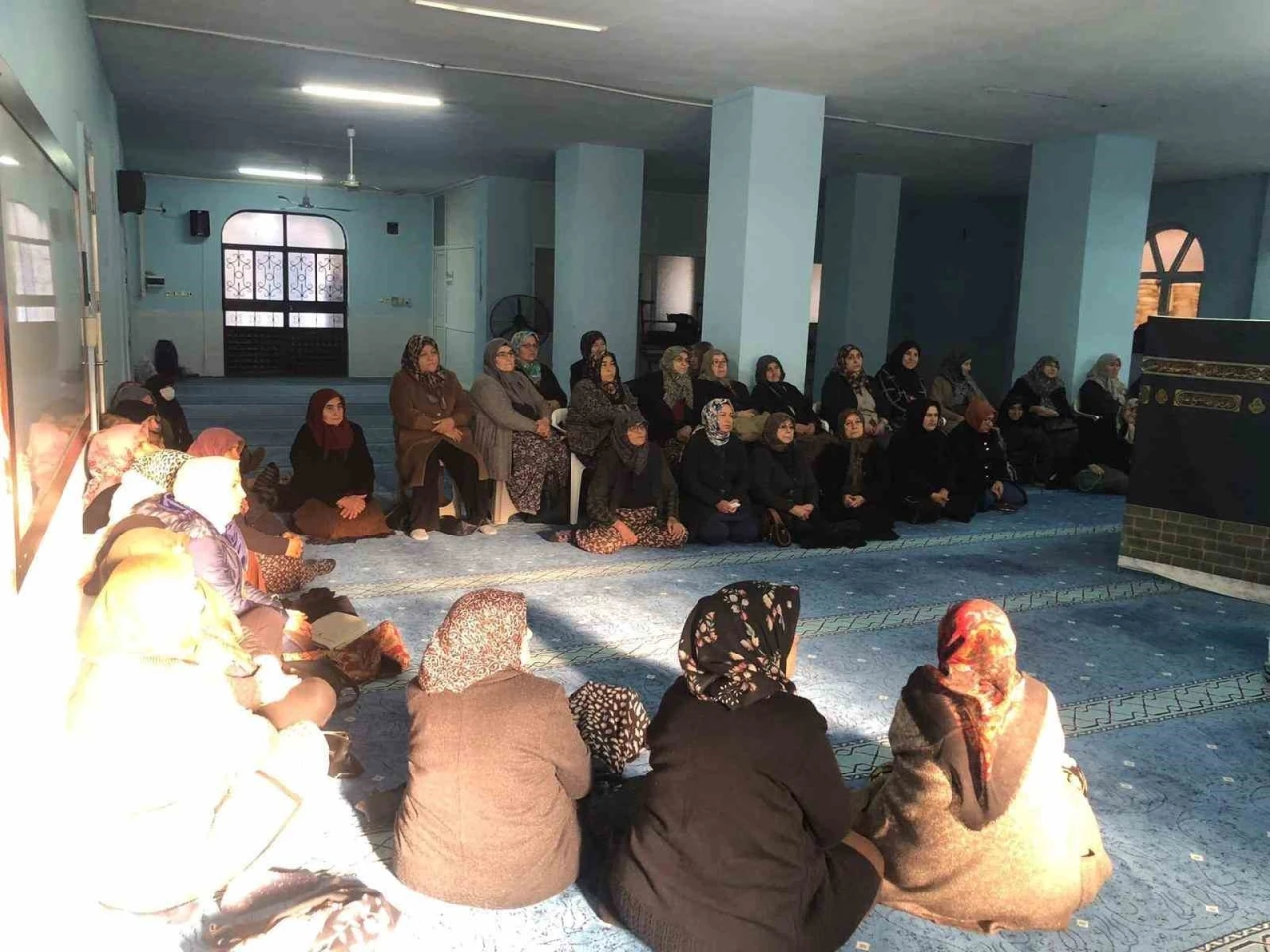 &Uuml;mreye gidecek vatandaşlara bilgilendirme semineri d&uuml;zenlendi
