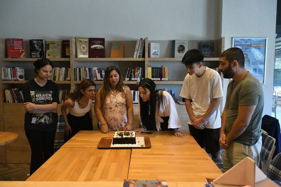 &Uuml;niversite adaylarına sınav kaygısıyla m&uuml;cadele desteği
