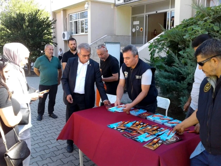 &Uuml;niversite &ouml;ğrencileri illegal &ouml;rg&uuml;tlerin tuzaklarına karşı bilgilendirildi
