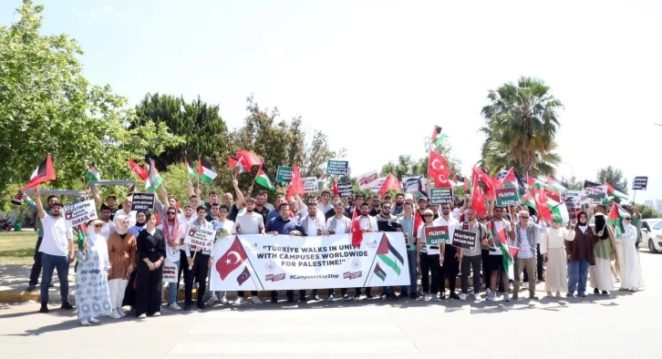 Üniversite öğrencileri, İsrail saldırılarını protesto etti
