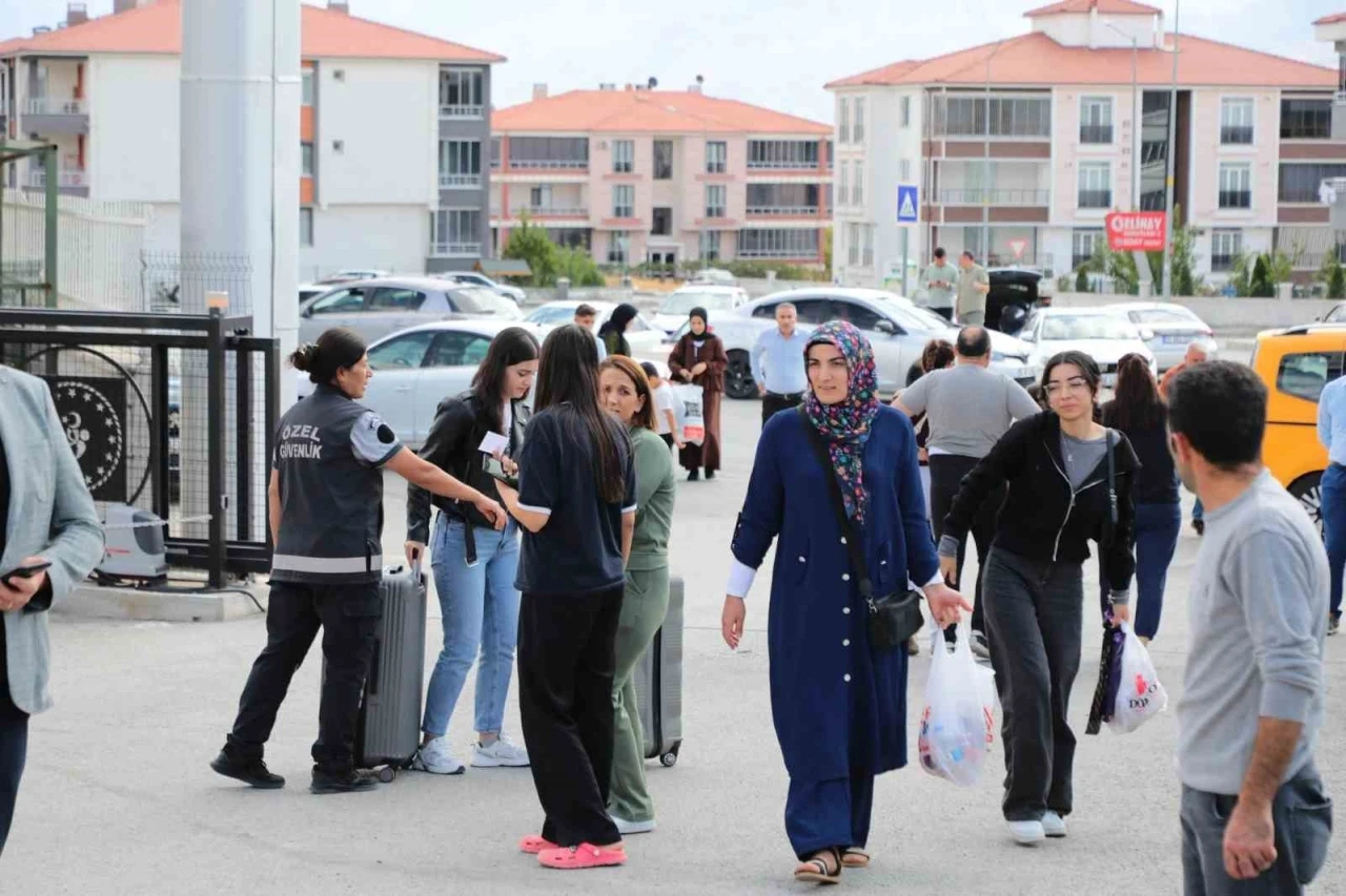 Üniversite öğrencileri Tulum Peyniri ve Cimin Üzümüyle karşılandı
