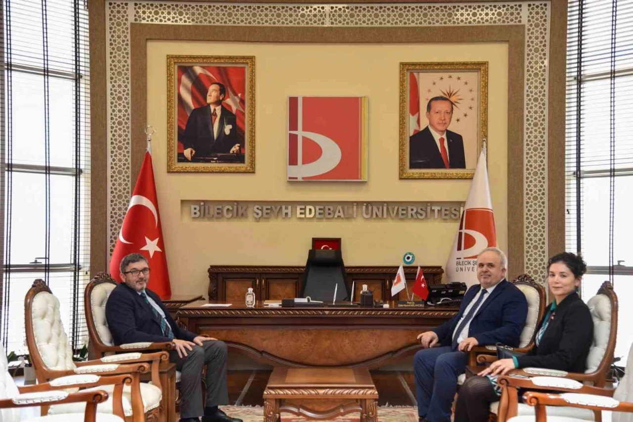 Üniversite sanayi iş birliği görüşüldü

