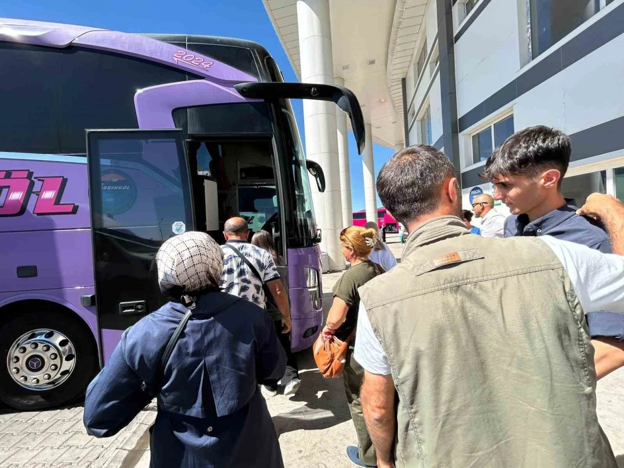 Üniversite sezonu açıldı, otogarlarda yoğunluk başladı
