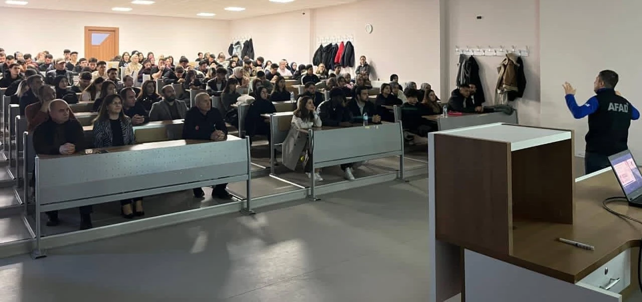 &Uuml;niversitede afet bilinci ve arama kurtarma sempozyumu d&uuml;zenlendi
