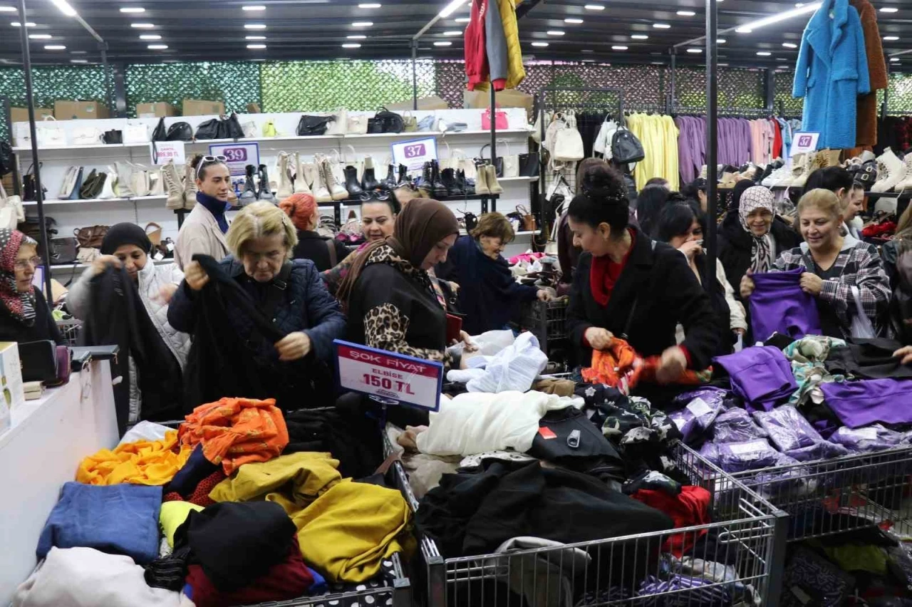 Ünlü markalar uygun fiyatlarla Denizlilerle buluşuyor

