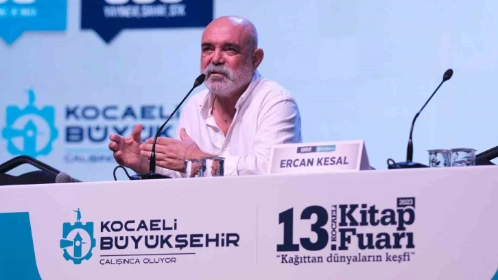 &Uuml;nl&uuml; oyuncu Ercan Kesal, 13. Kocaeli Kitap Fuarı&rsquo;nda sevenleriyle buluştu
