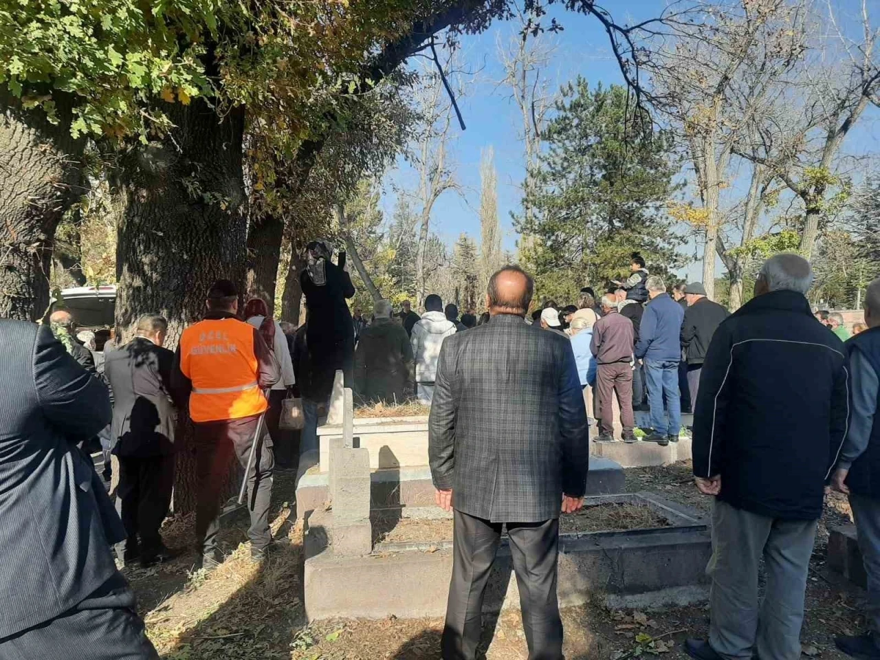 Ünlü şarkıcı Muazzez Abacı Ankara’da defnedildi
