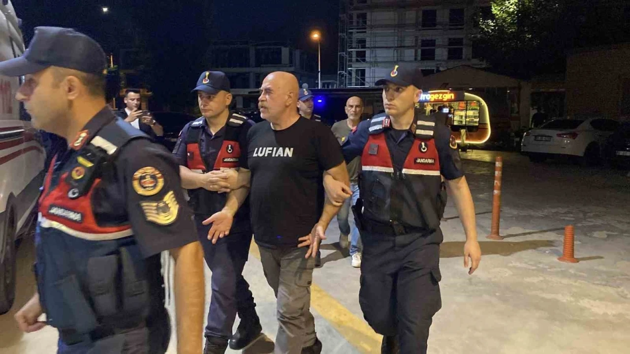 &Uuml;nl&uuml; y&ouml;netmen ve kardeşi Bursa&rsquo;da uyuşturucu operasyonunda g&ouml;zaltına alındı
