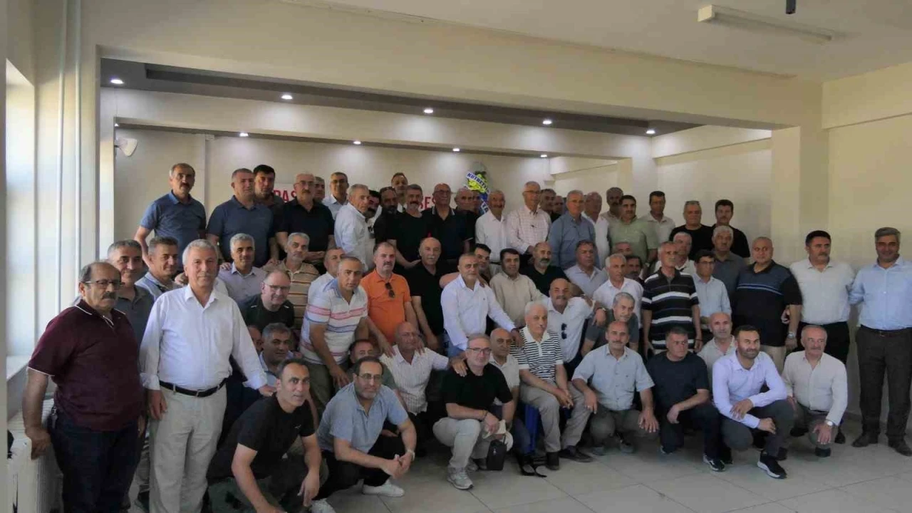 &Uuml;nseli Alpaslan &Ouml;ğretmen Lisesi mezunları bir araya geldi
