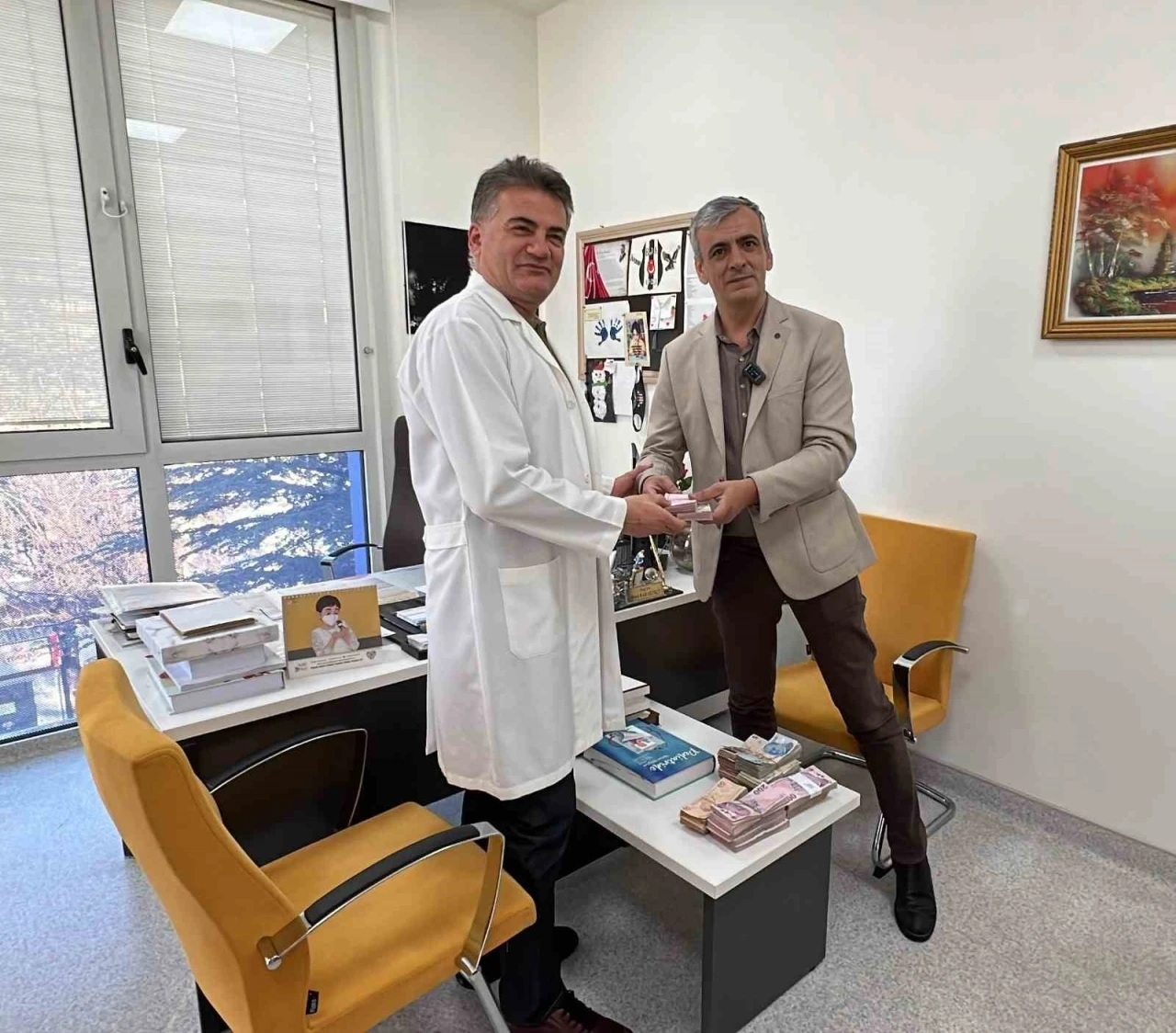 Unutulan ziynet eşyaları kanser hastası &ccedil;ocuklara umut oluyor
