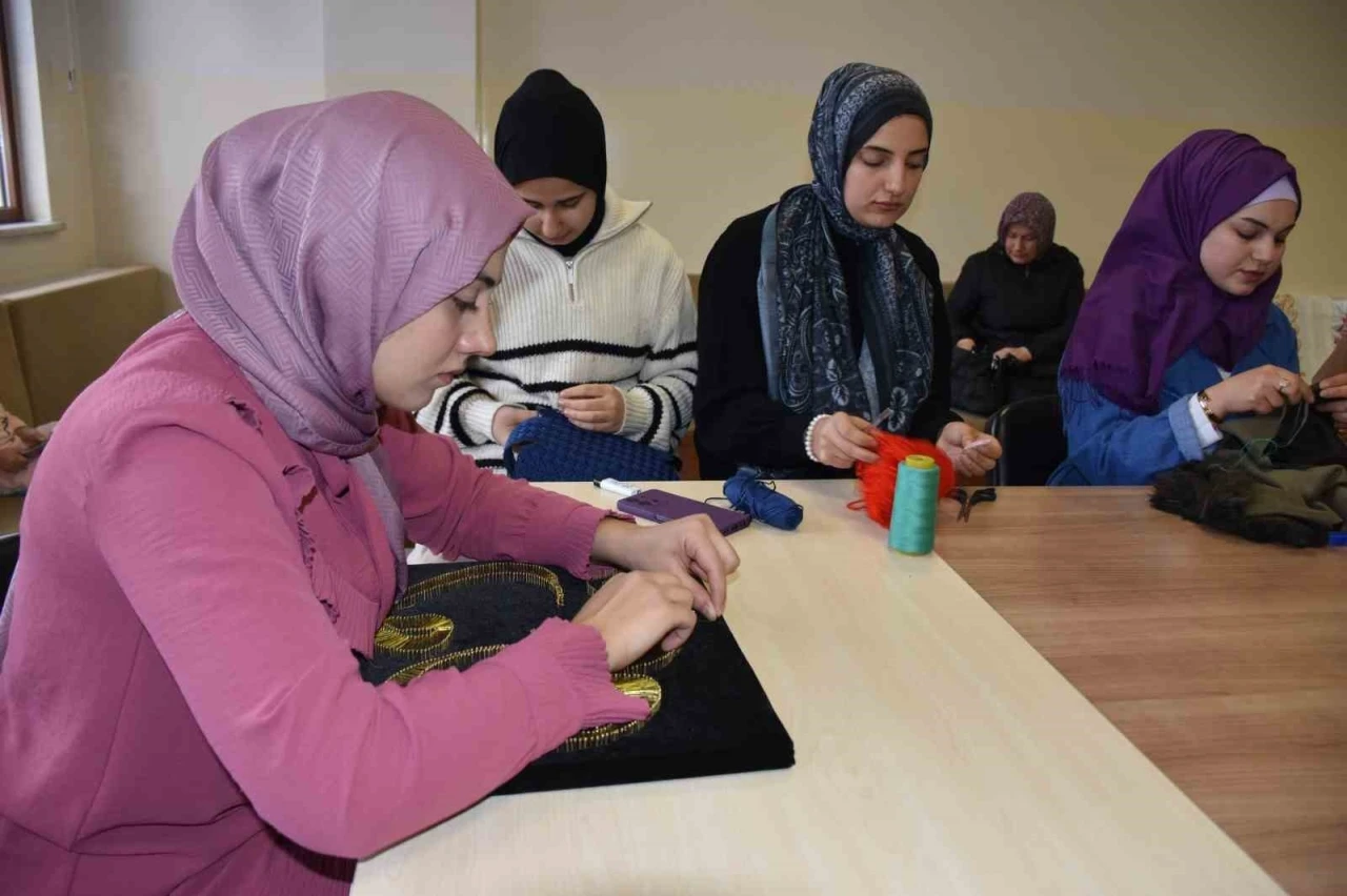 Üreten eller Hasan Celal Güzel Gençlik Merkezi’nde buluşuyor

