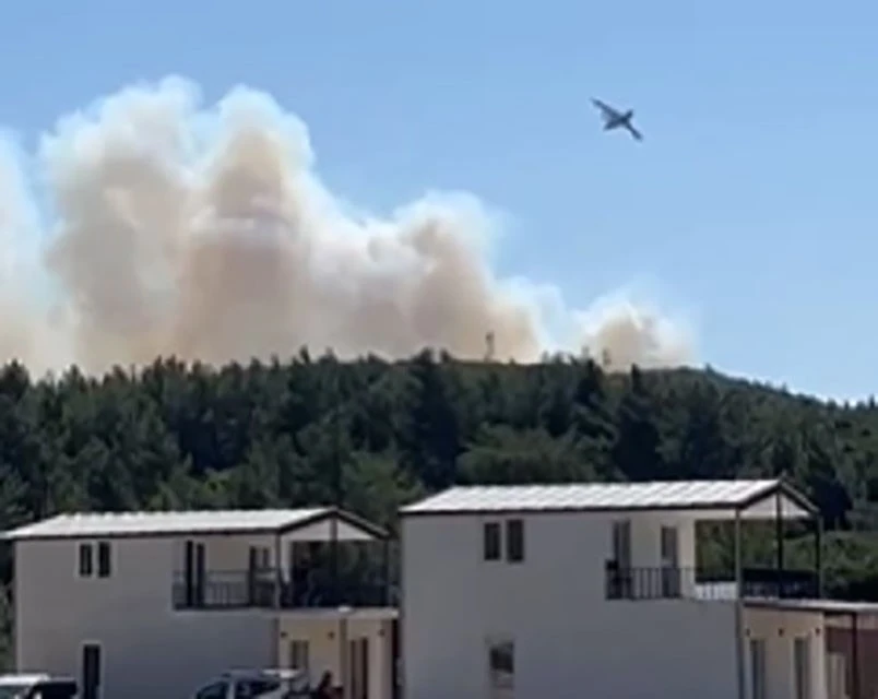 Urla’da makilik alanda korkutan yangın
