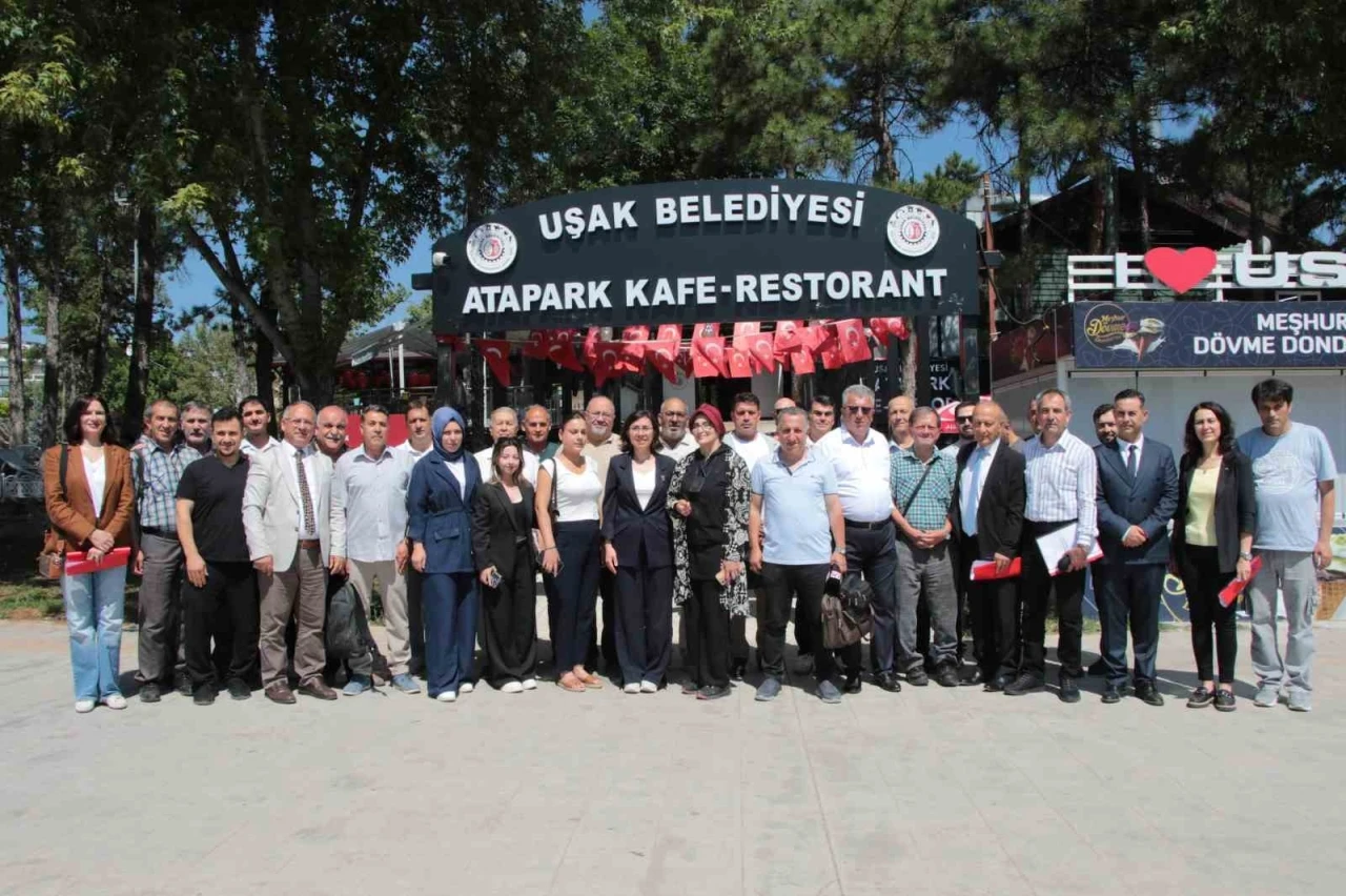 Uşak Belediye Başkan Vekili Terekeci &Ouml;zkan basın mensupları ile bir araya geldi
