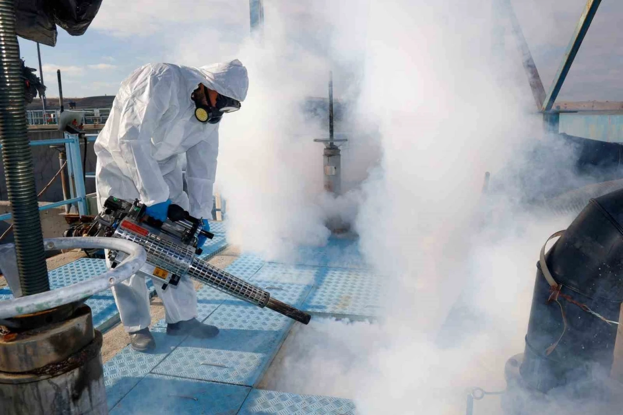 Uşak Belediyesi haşerelere karşı gereken &ouml;nlemleri aldı
