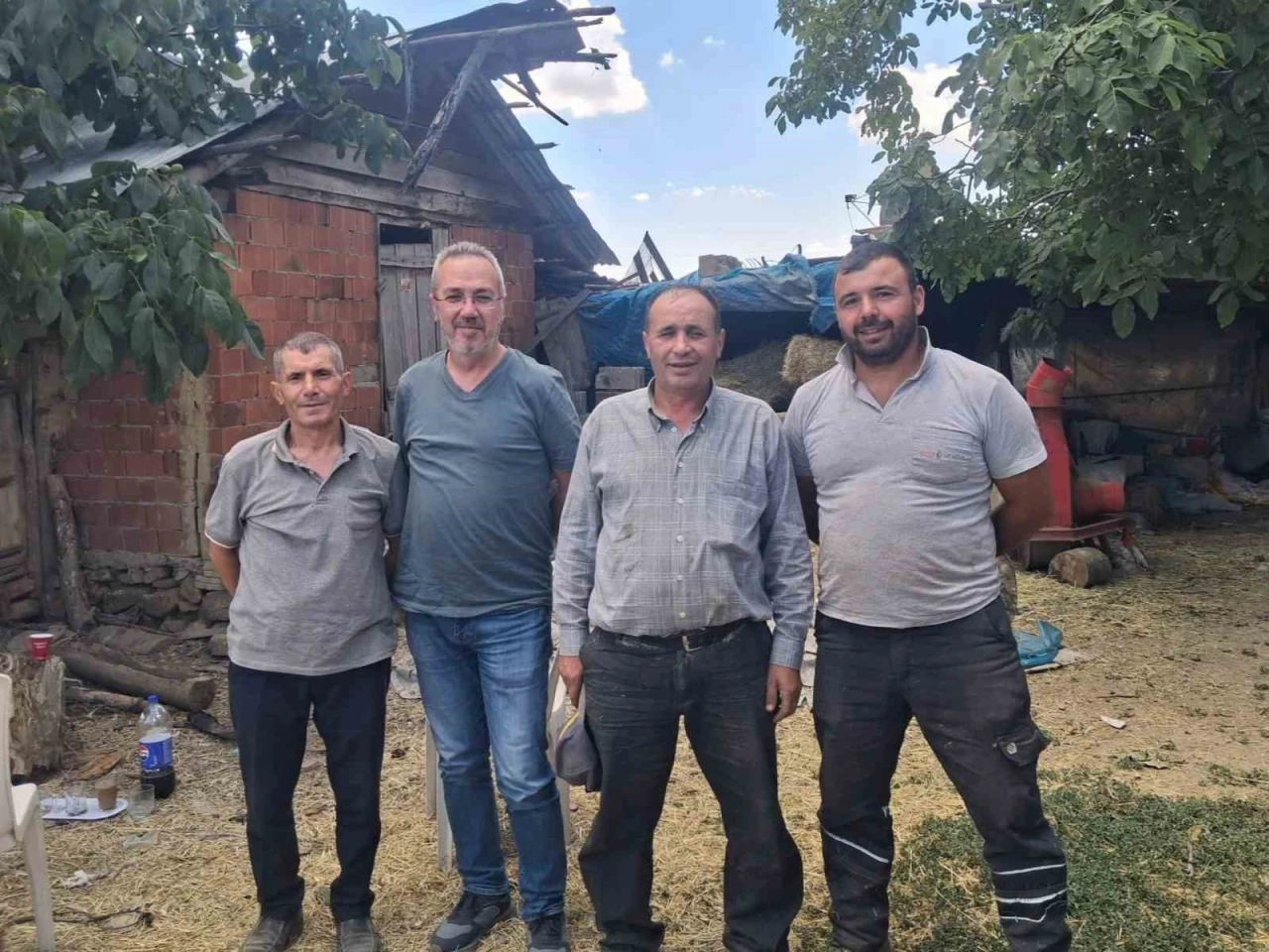 Uşak İl Tarım ve Orman M&uuml;d&uuml;rl&uuml;ğ&uuml; ekiplerince &uuml;reticilere saha ziyareti ger&ccedil;ekleştirildi
