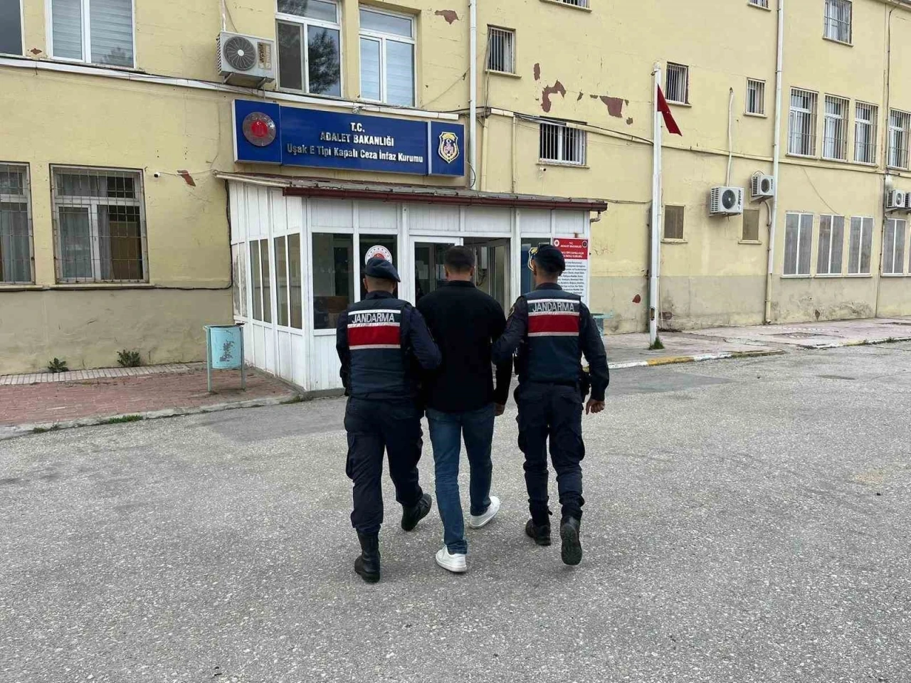 Uşak’ta bir vatandaşı 2 milyon TL dolandıran şüpheli tutuklandı
