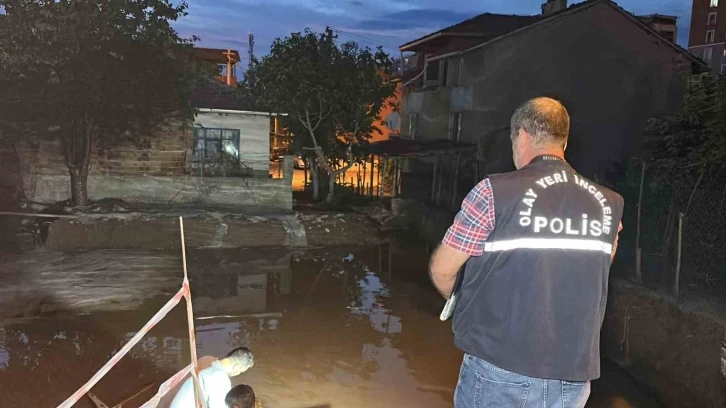 Uşak’ta iki komşu arasında çıkan kavgada 1’i ağır 2 kişi yaralandı