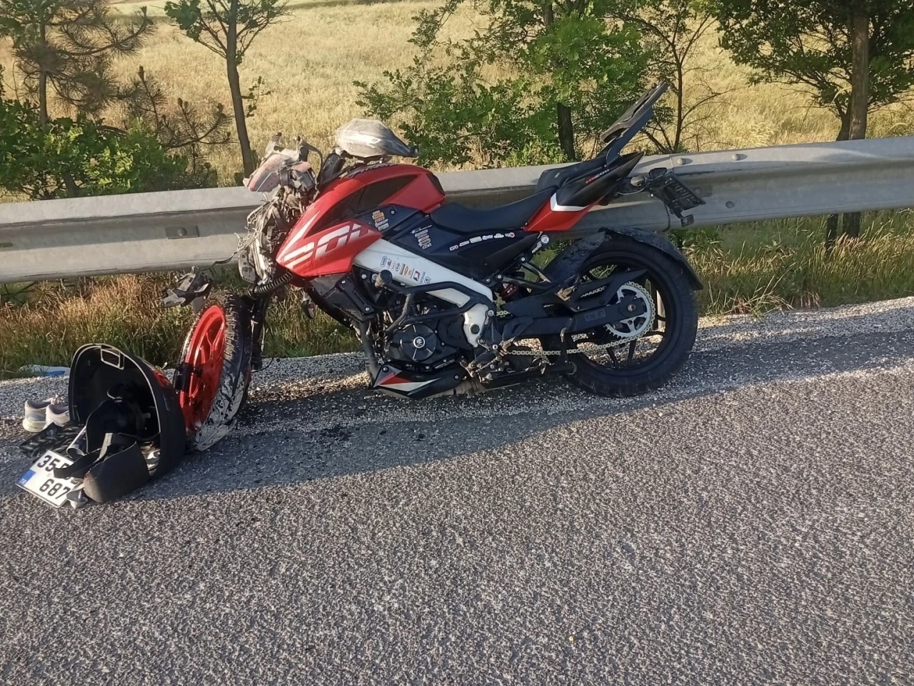 Uşak&rsquo;ta motosiklet kamyona arkadan &ccedil;arptı: 1 &ouml;l&uuml;
