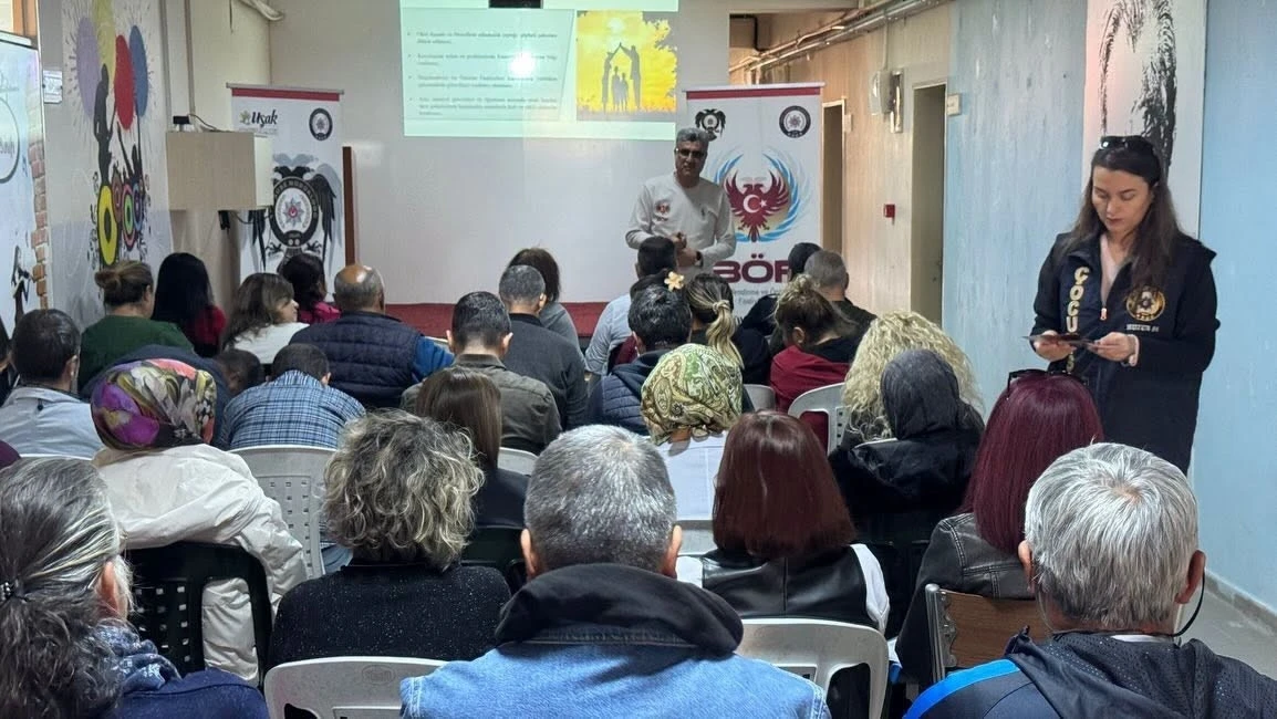 Uşak&rsquo;ta okul &ccedil;evrelerinde 20 bin 937 kişi sorgulandı
