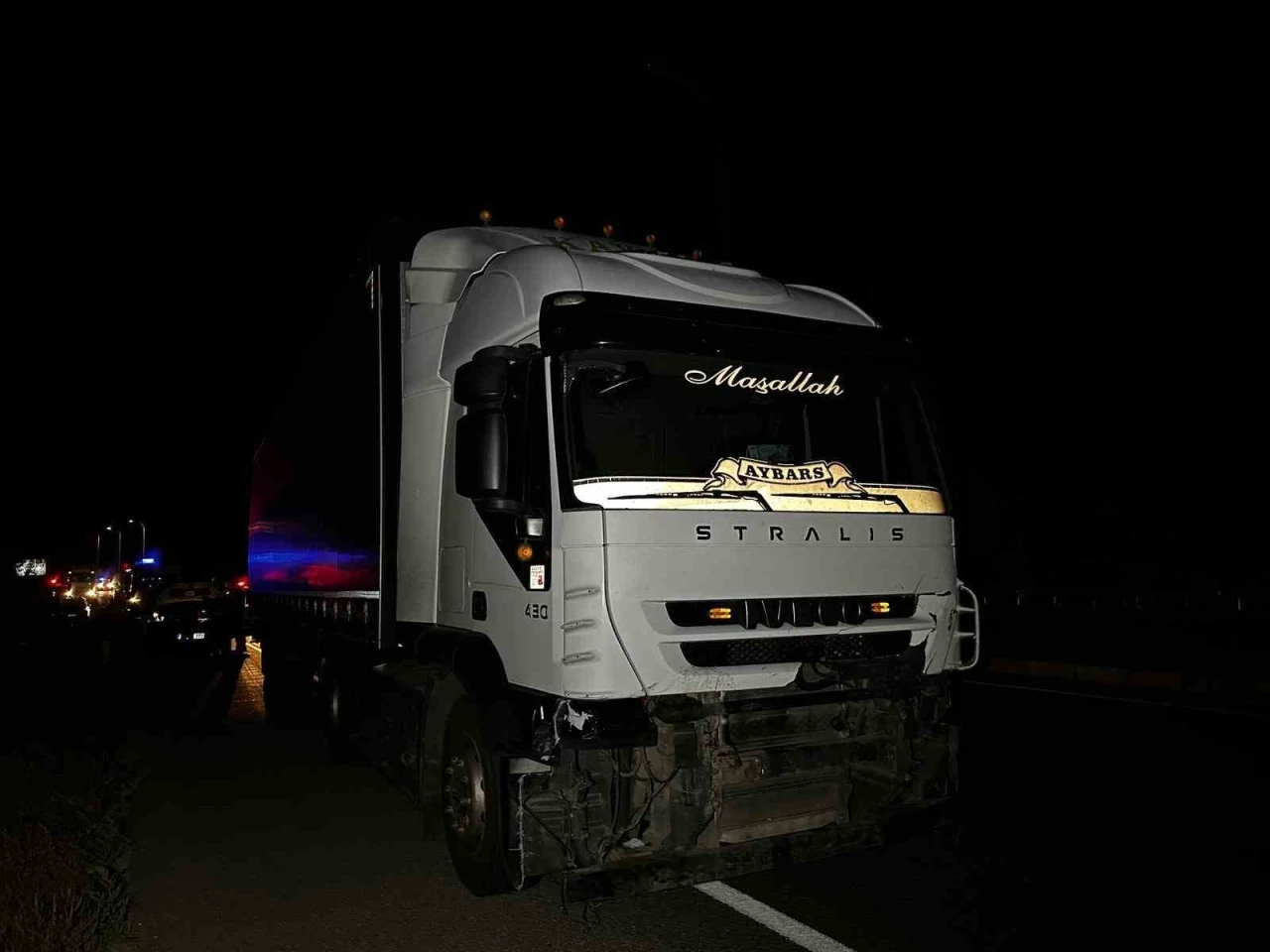 Uşak’ta tır ile otomobil çarpıştı: 1 ölü, 1 yaralı
