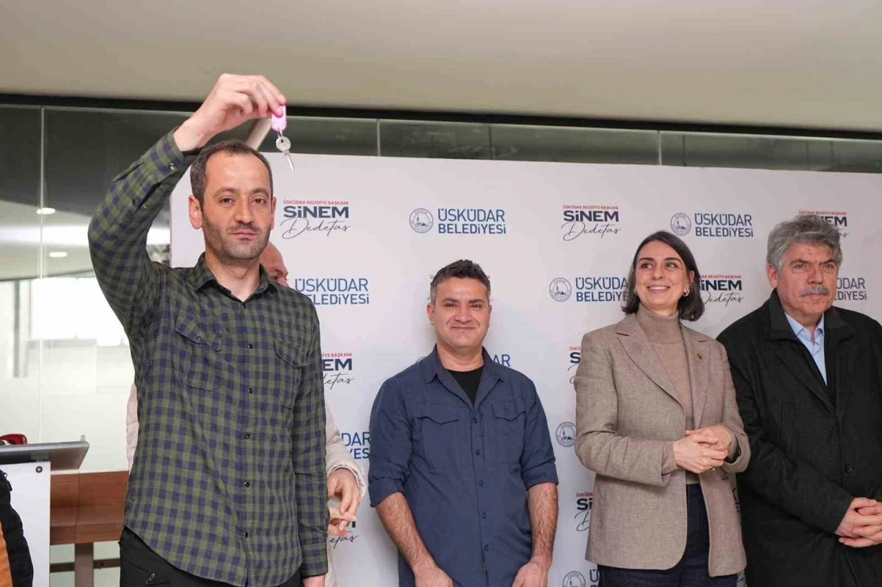 &Uuml;sk&uuml;dar Belediyesi&rsquo;nden gazetecilere anlamlı jest
