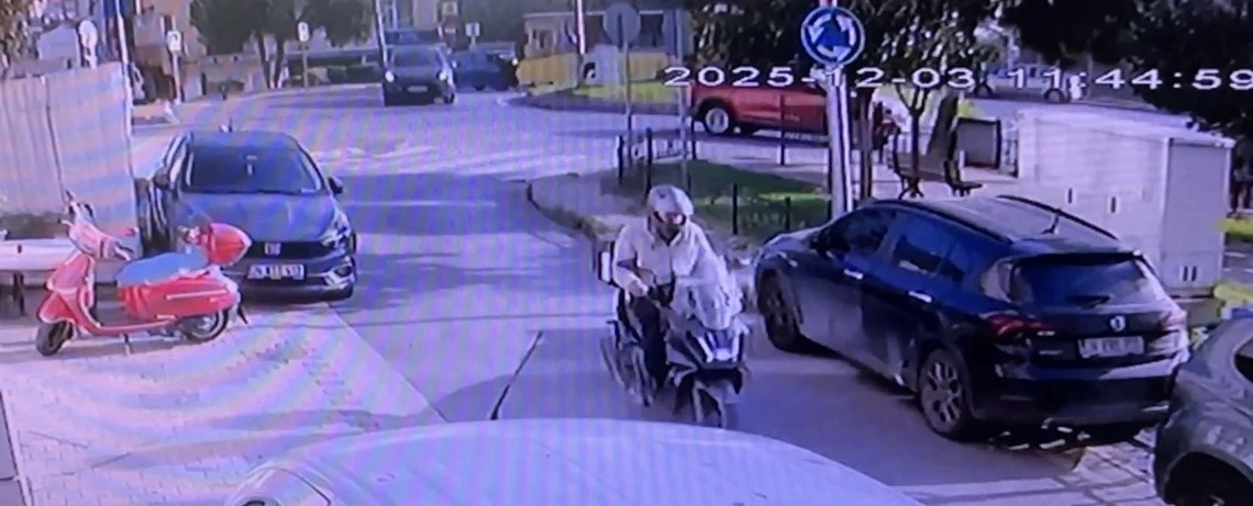 Üsküdar’da börekçiye dalan İETT otobüsünün o anları kamerada
