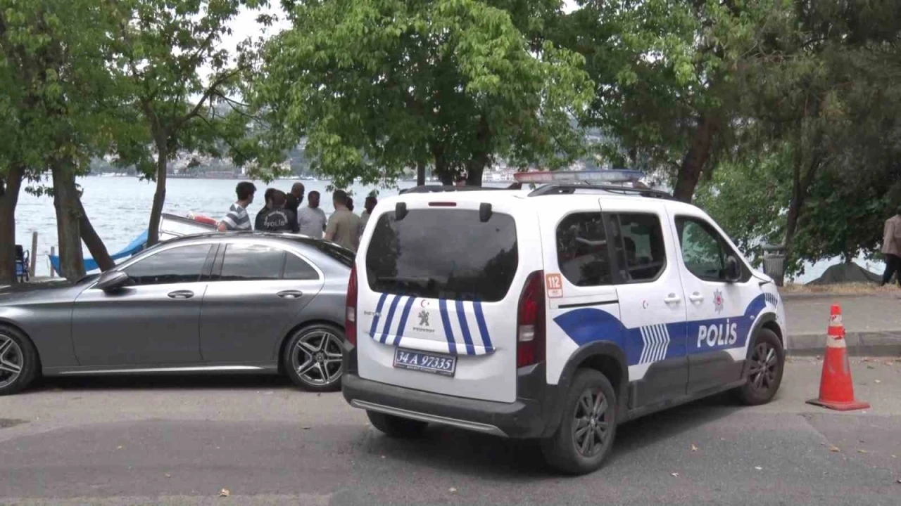 &Uuml;sk&uuml;dar&rsquo;da denizde ceset bulundu
